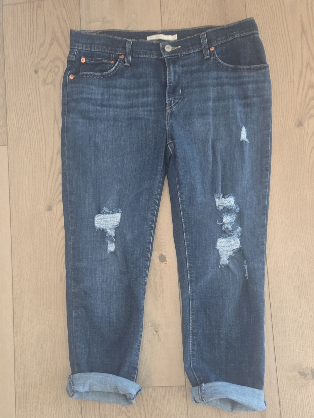 Womens Levis Boyfriend Jeans Distressed Sz 29